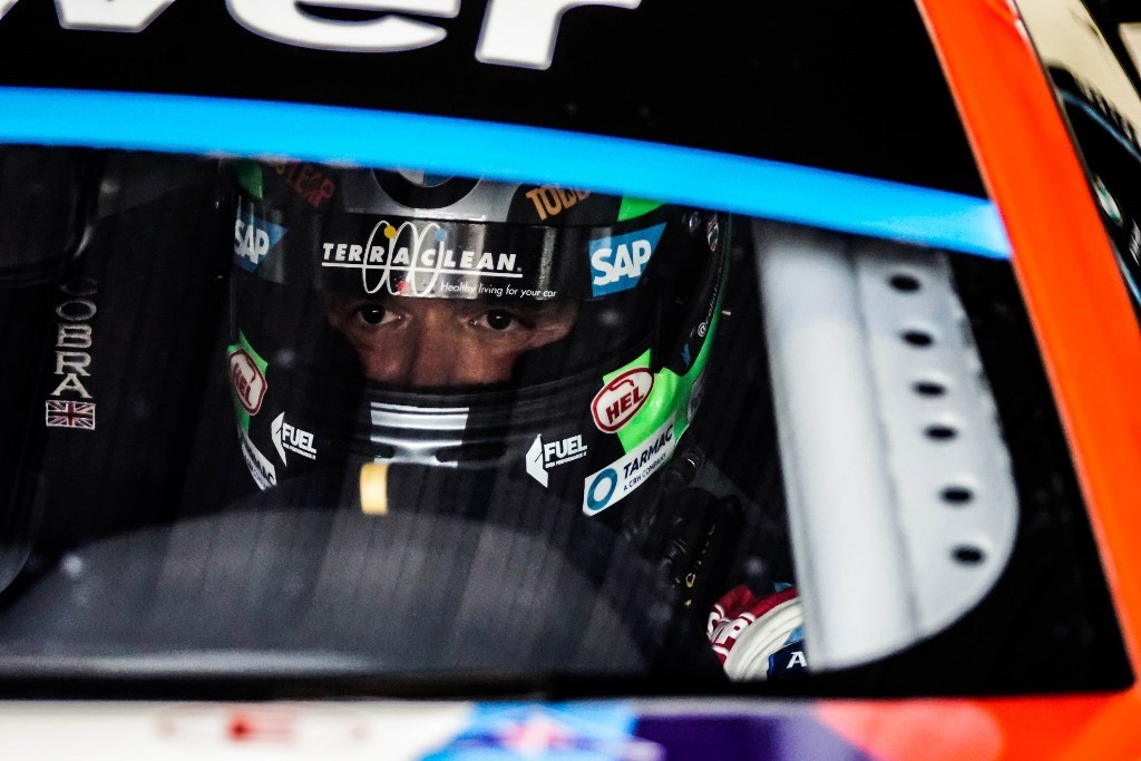 Turkington leaves Oulton Park Circuit on top of the BTCC Leaderboard